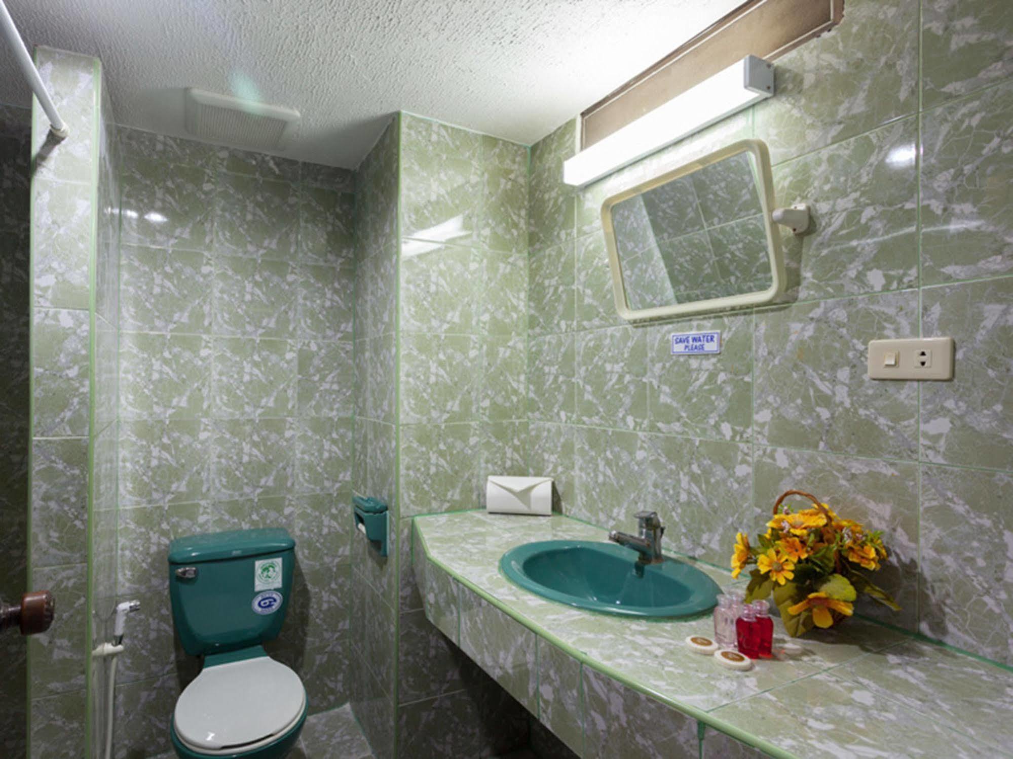 Simple Boutique Seabreeze Hotell Patong Eksteriør bilde